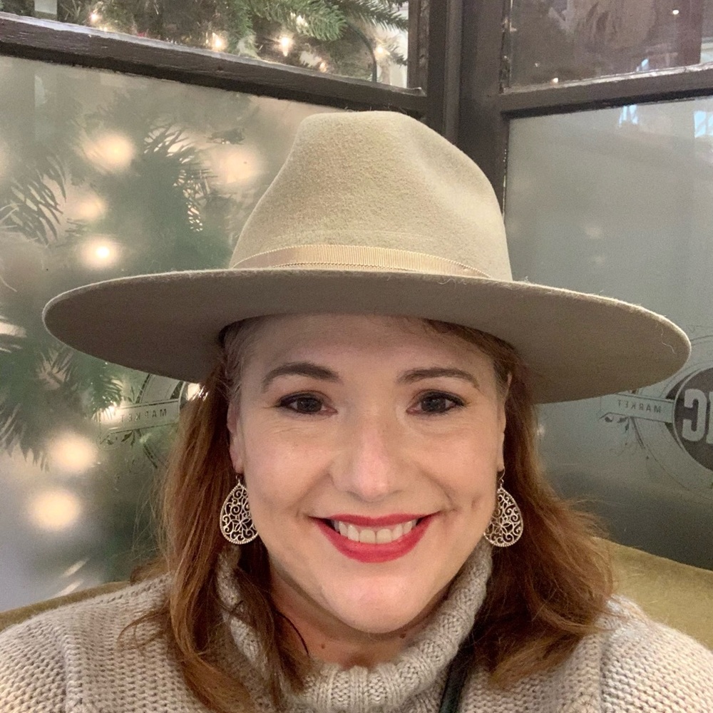 Meet your Posher, Stephanie